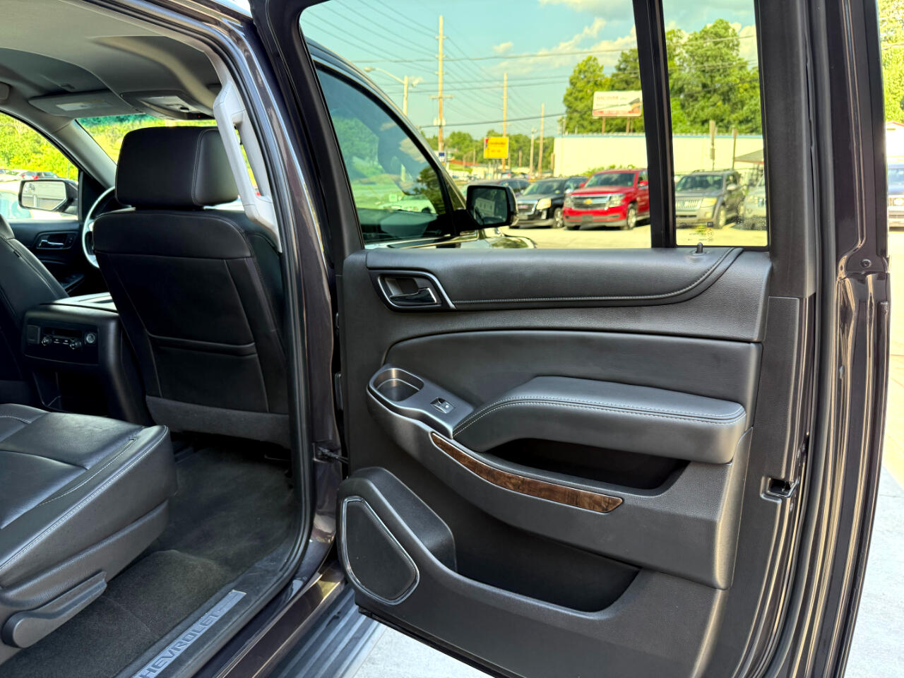 Chevrolet Suburban LT 4WD 2016 Chevrolet Suburban LT 4WD 2016