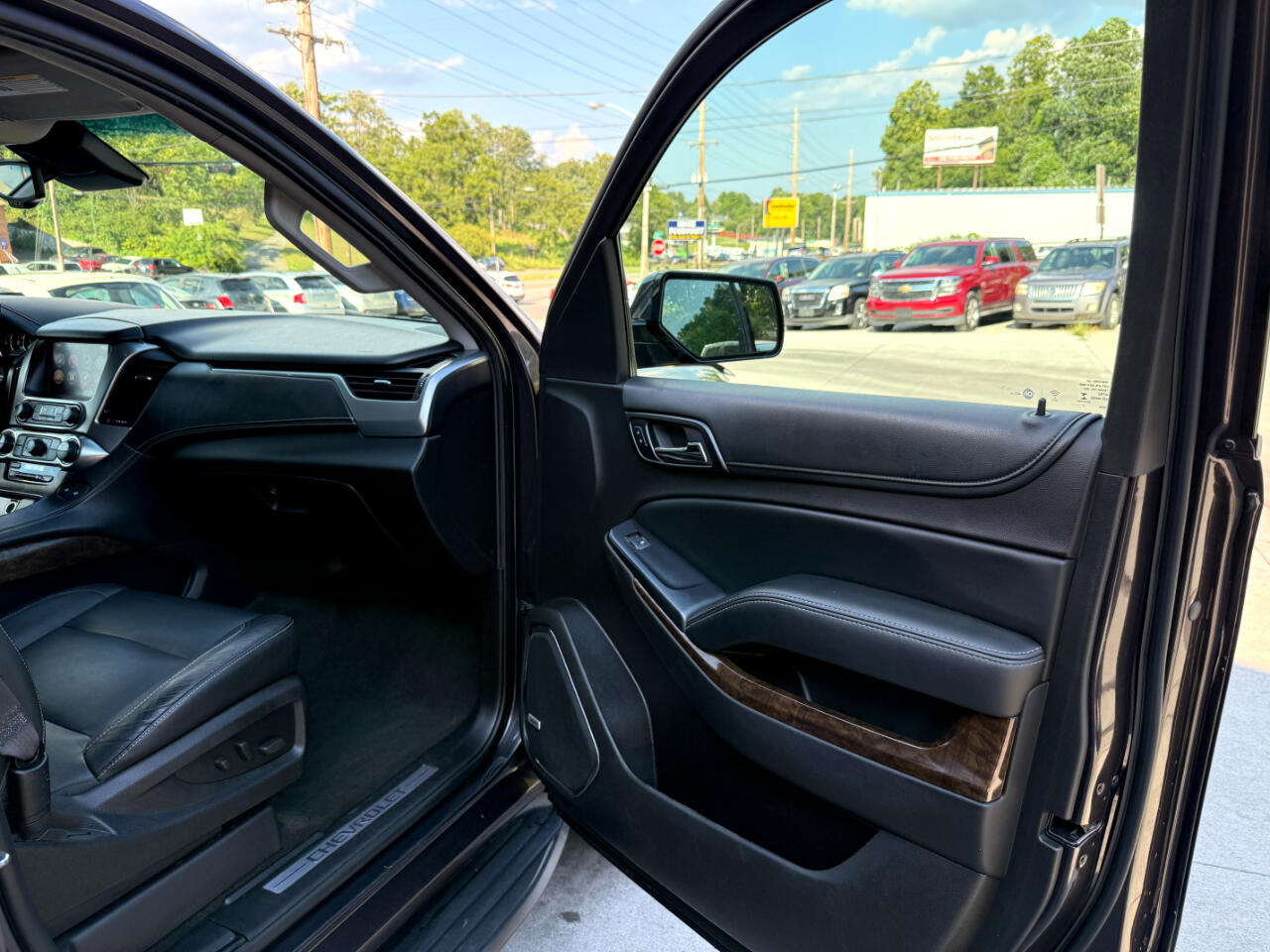 Chevrolet Suburban LT 4WD 2016 Chevrolet Suburban LT 4WD 2016