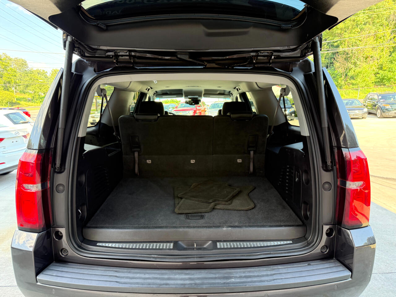 Chevrolet Suburban LT 4WD 2016 Chevrolet Suburban LT 4WD 2016