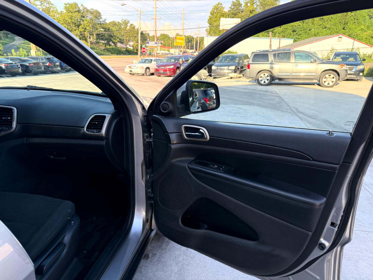 Jeep Grand Cherokee Laredo 4WD 2015 Jeep Grand Cherokee Laredo 4WD 2015