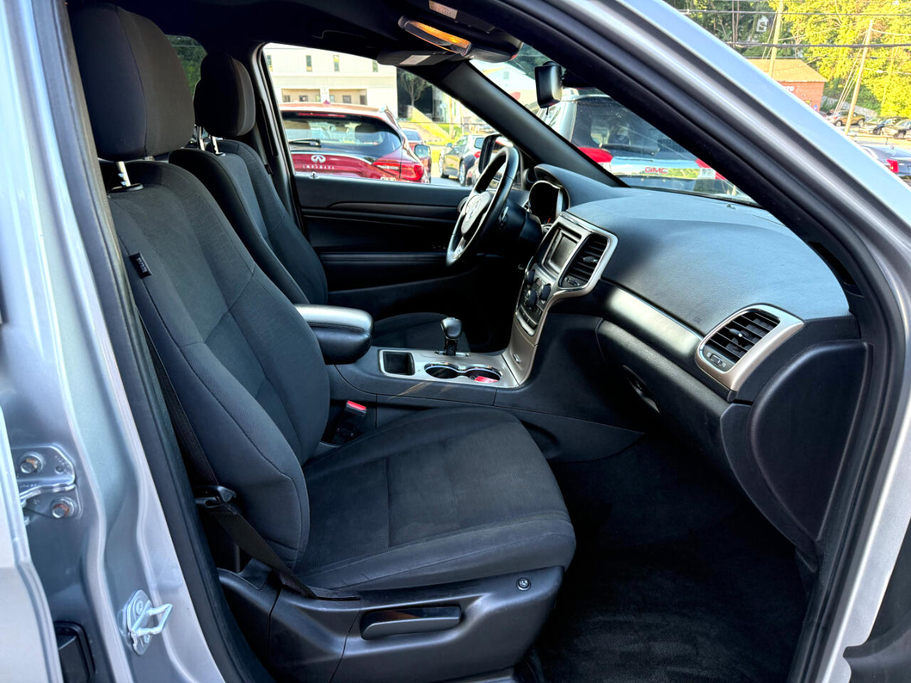 Jeep Grand Cherokee Laredo 4WD 2015 Jeep Grand Cherokee Laredo 4WD 2015