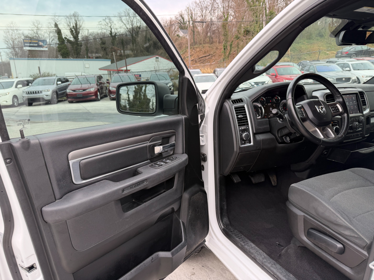 RAM 1500 Classic Tradesman Quad Cab 4WD 2021