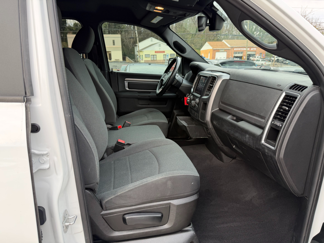 RAM 1500 Classic Tradesman Quad Cab 4WD 2021