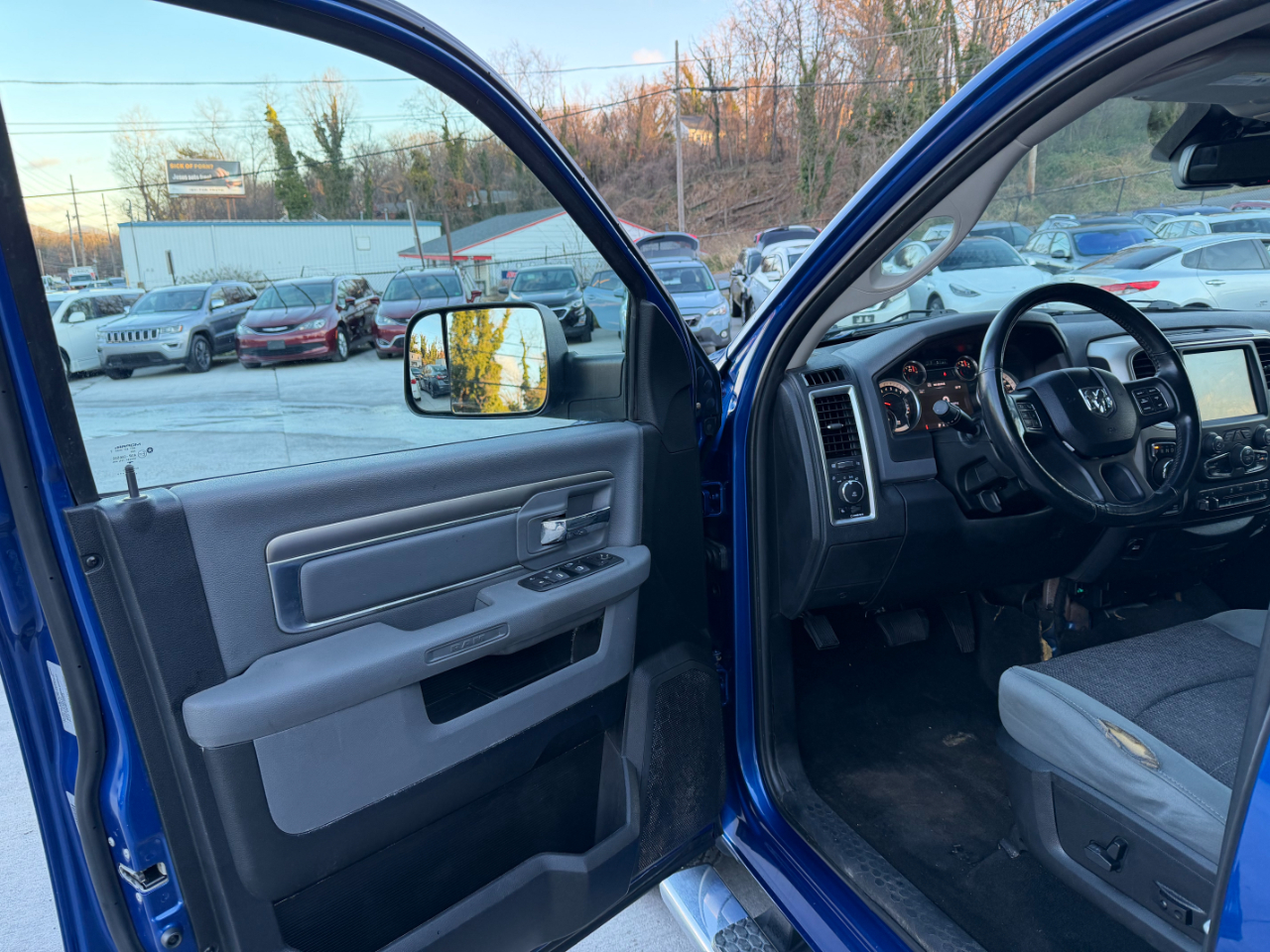 RAM 1500 SLT Crew Cab LWB 4WD 2017