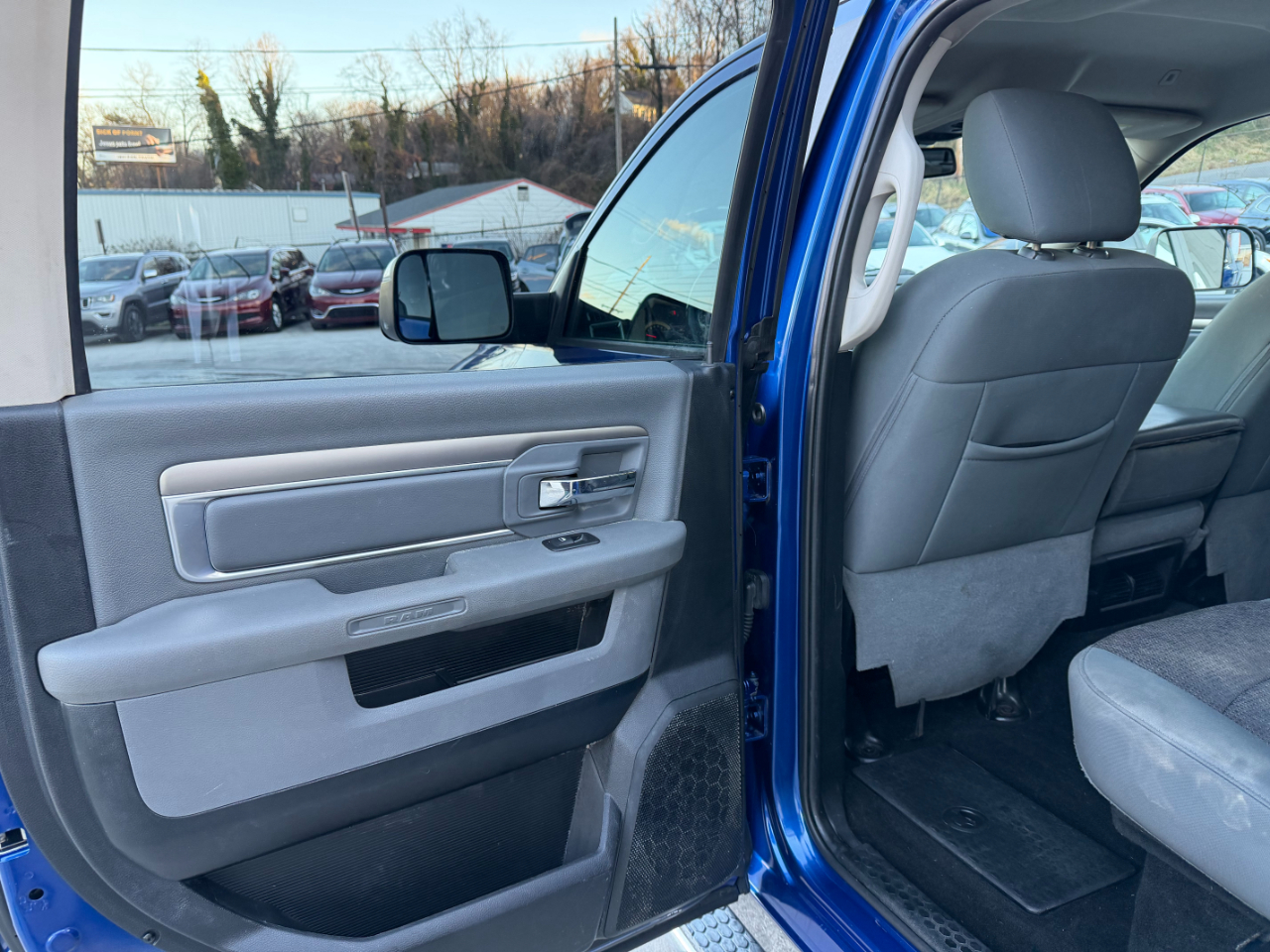 RAM 1500 SLT Crew Cab LWB 4WD 2017