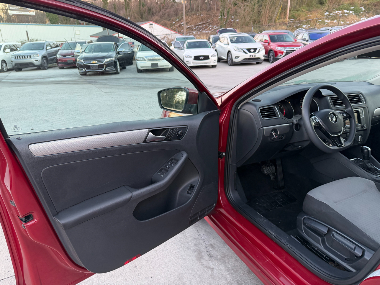 Volkswagen Jetta 1.4T S 6A 2017