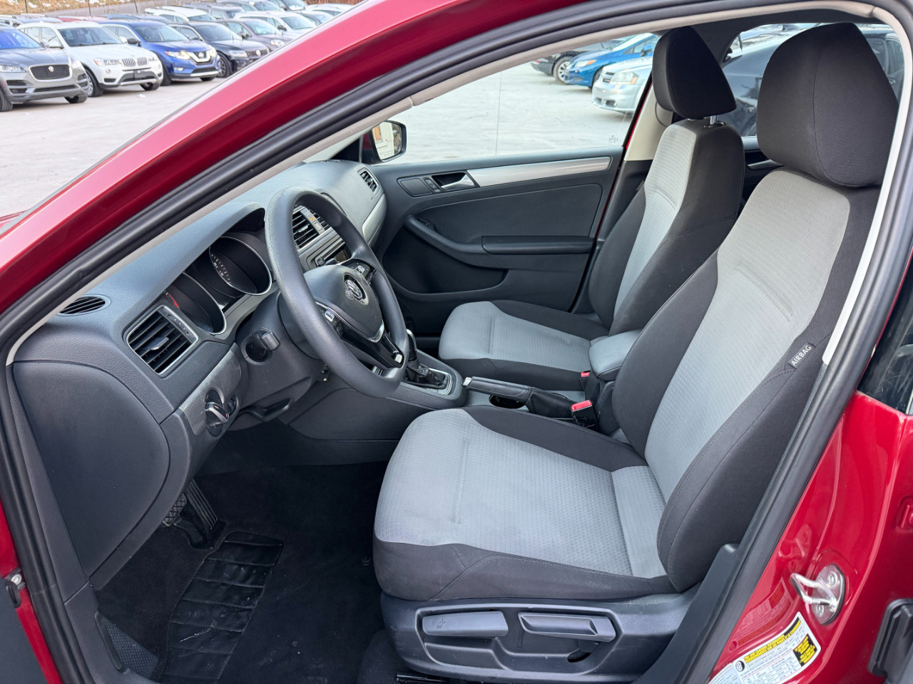 Volkswagen Jetta 1.4T S 6A 2017