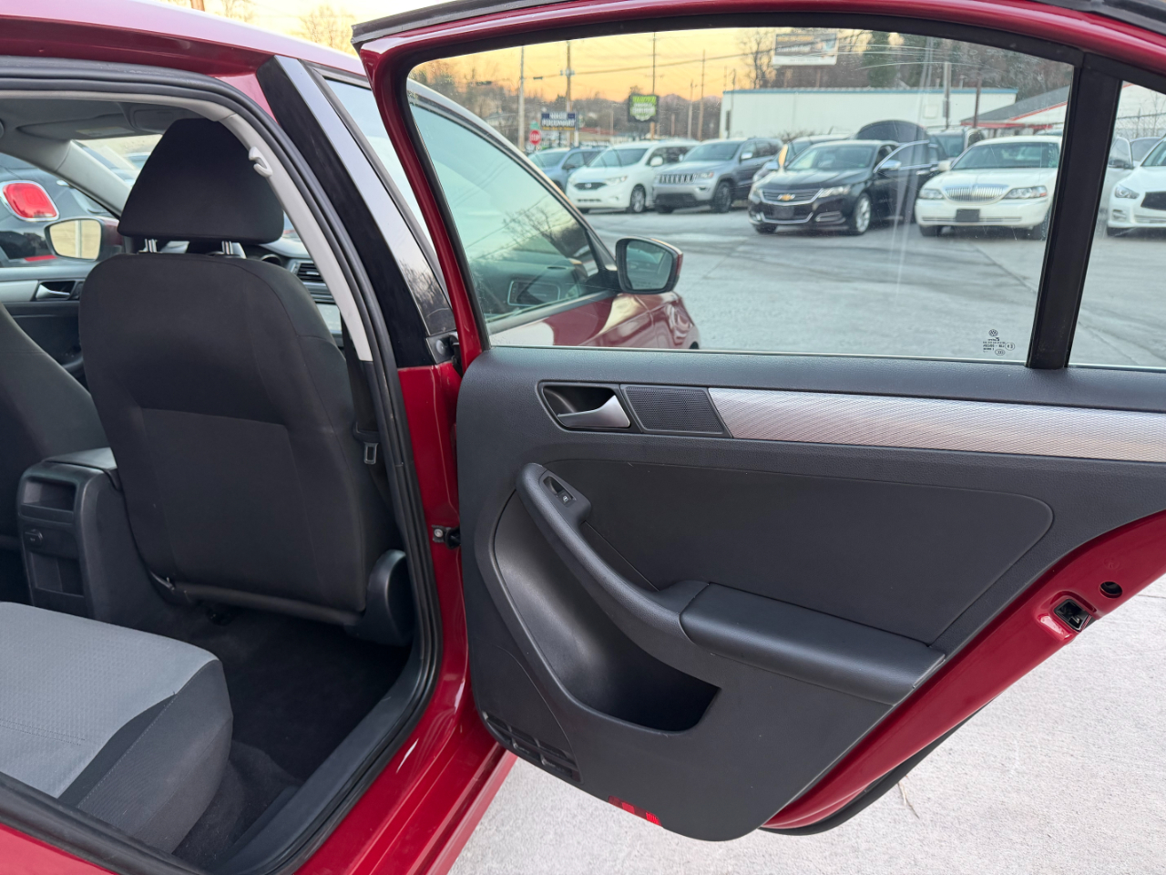 Volkswagen Jetta 1.4T S 6A 2017