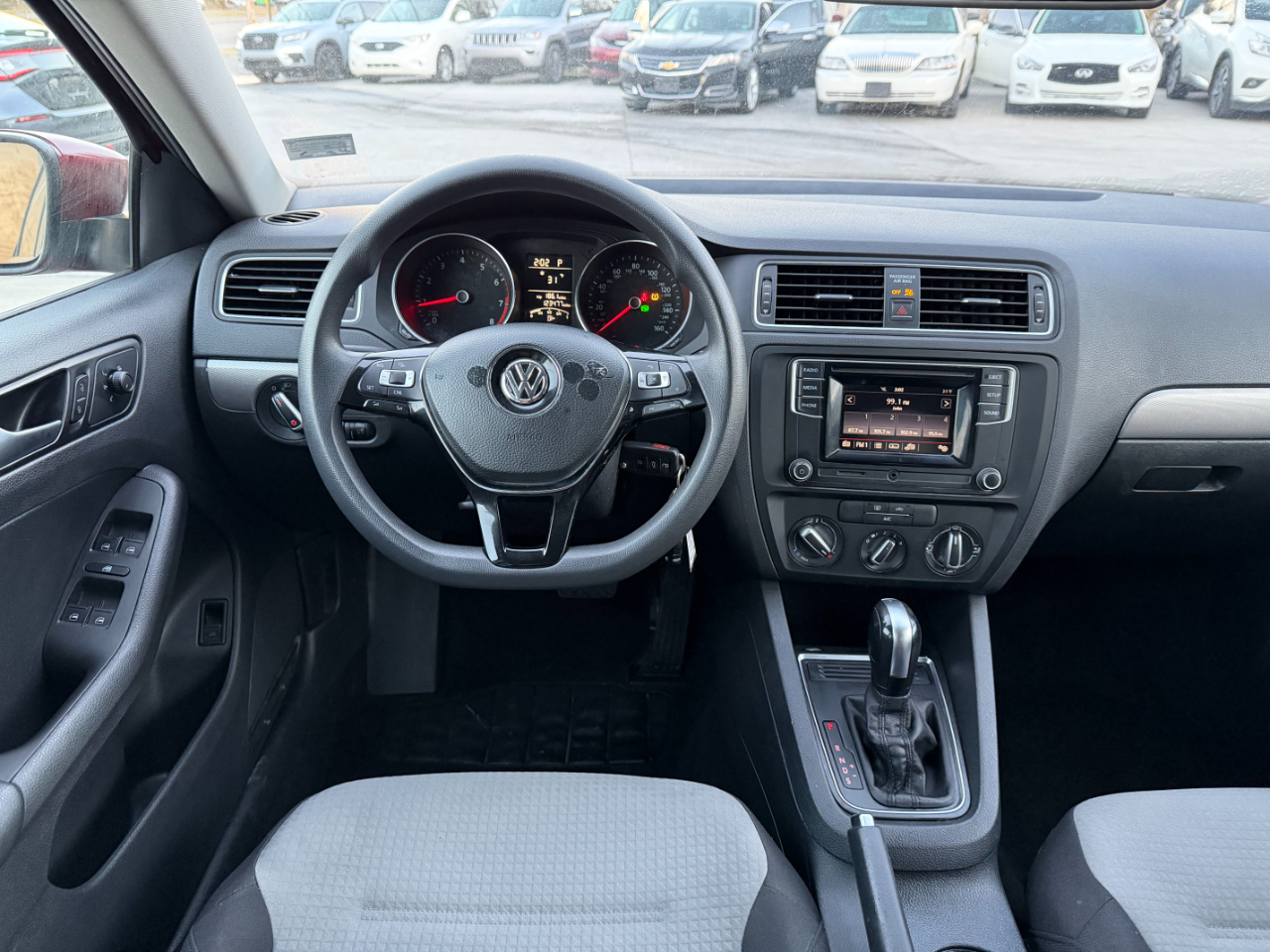 Volkswagen Jetta 1.4T S 6A 2017