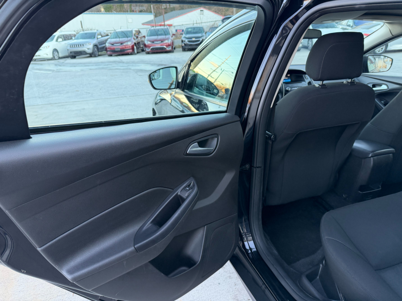 Ford Focus SE Sedan 2016