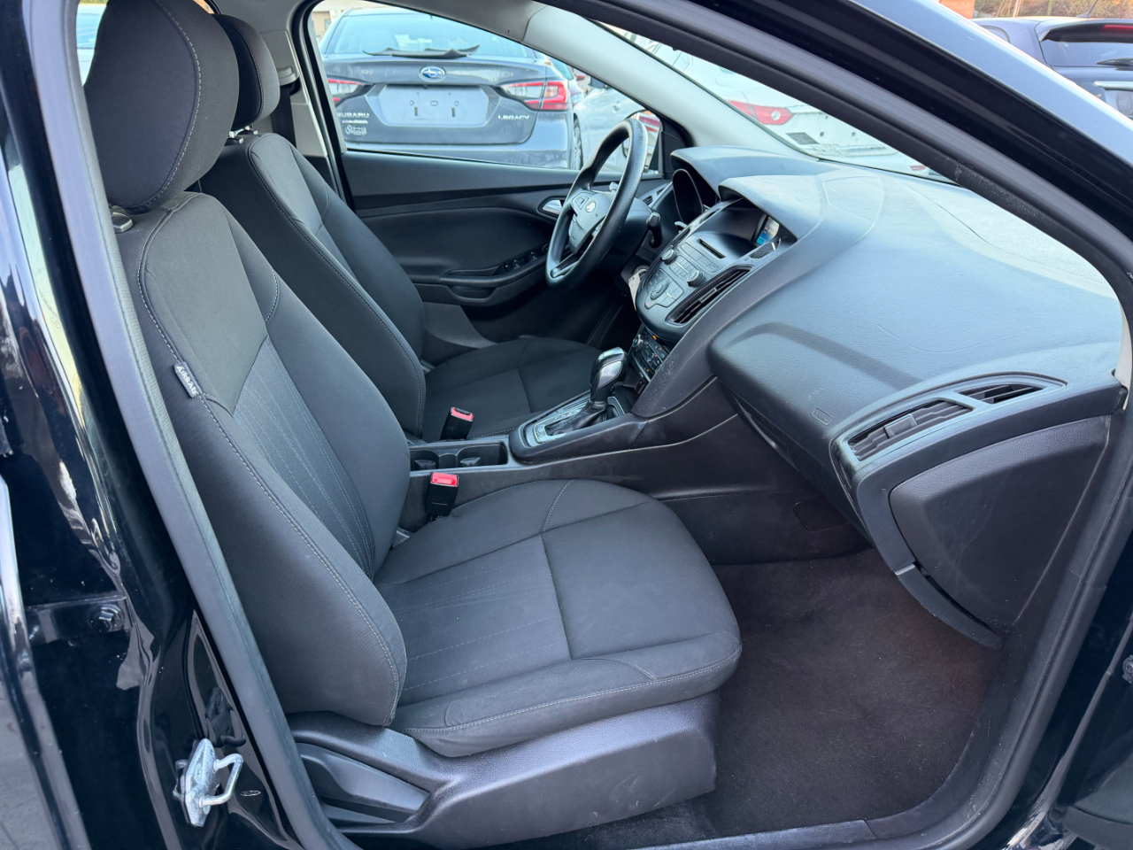 Ford Focus SE Sedan 2016