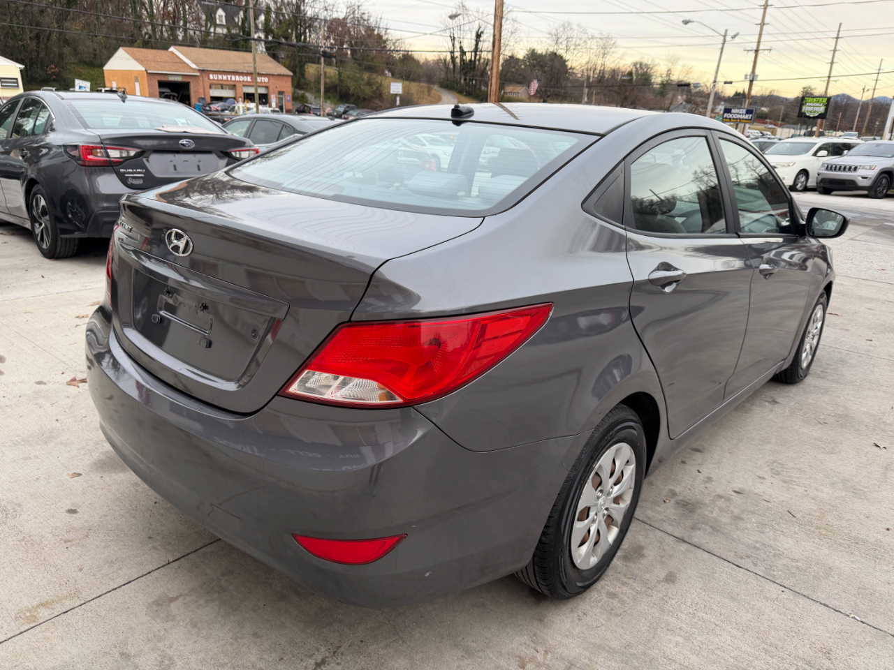 Hyundai Accent SE 4-Door 6A 2016