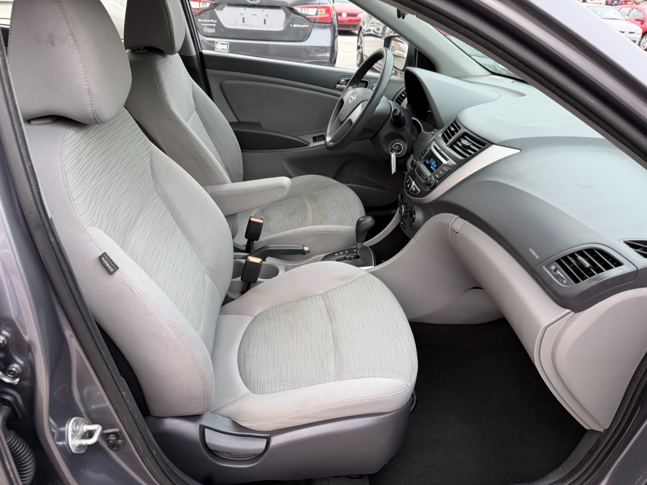 Hyundai Accent SE 4-Door 6A 2016