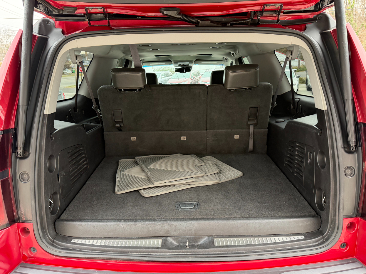 Chevrolet Suburban LT 1500 4WD 2015