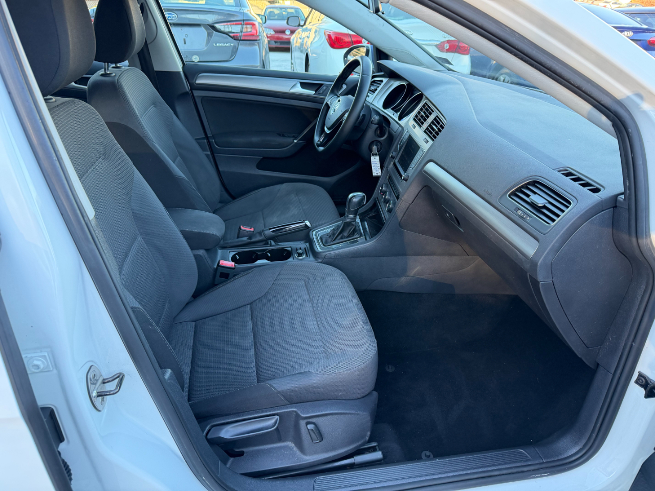 Volkswagen Golf TSI S 6A 2016