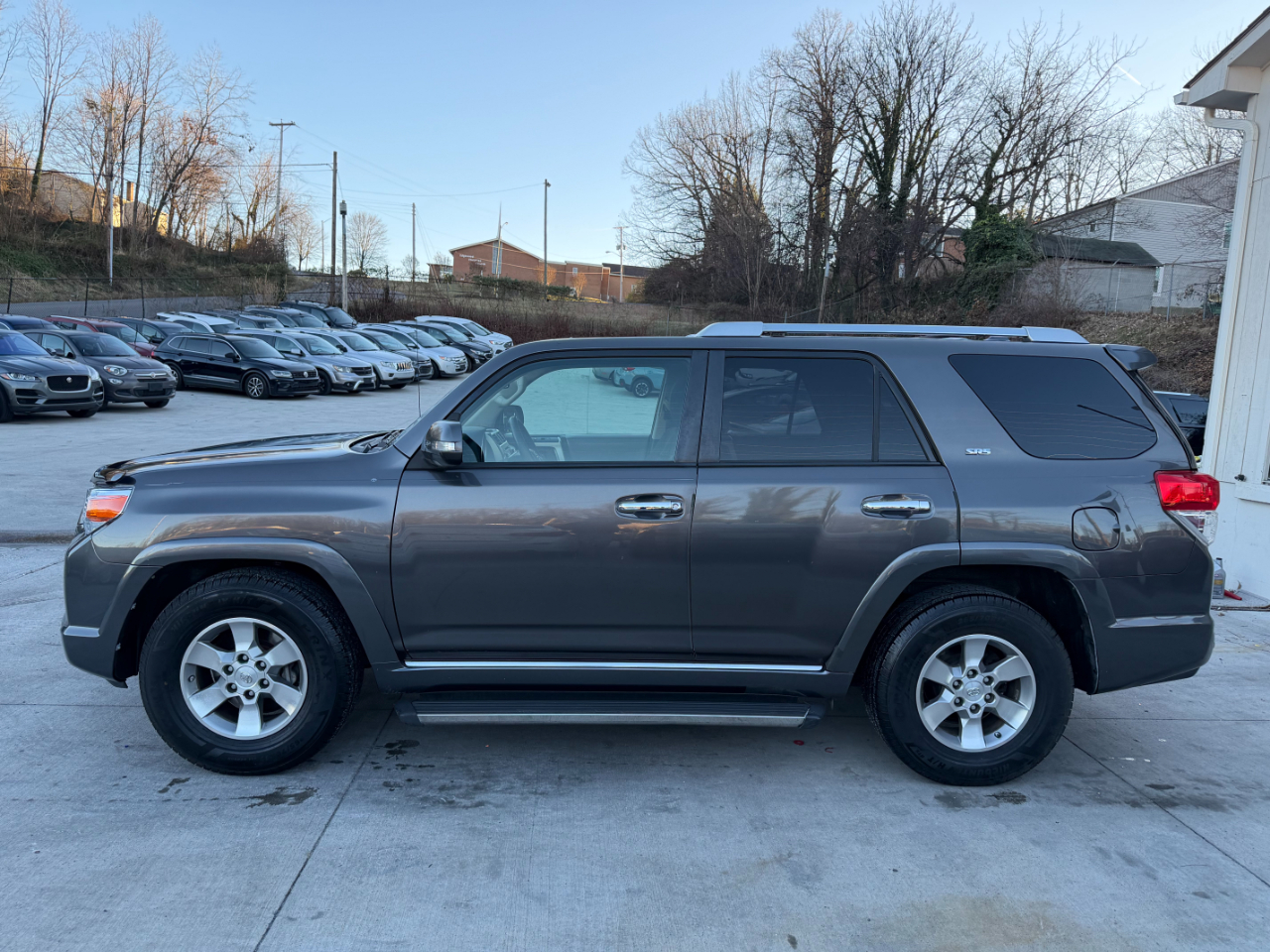 Toyota 4Runner SR5 2WD 2011