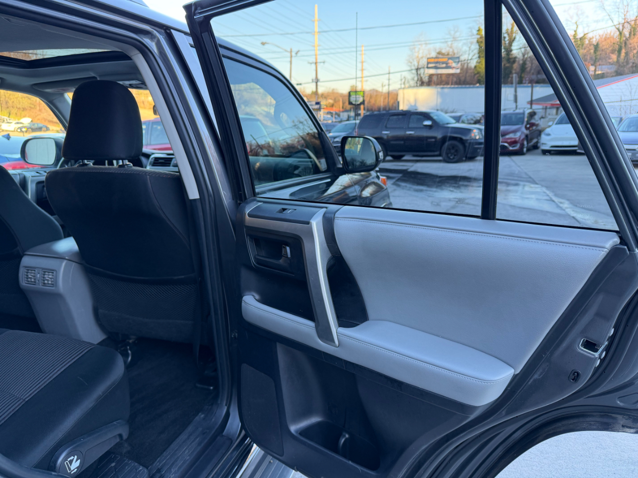 Toyota 4Runner SR5 2WD 2011