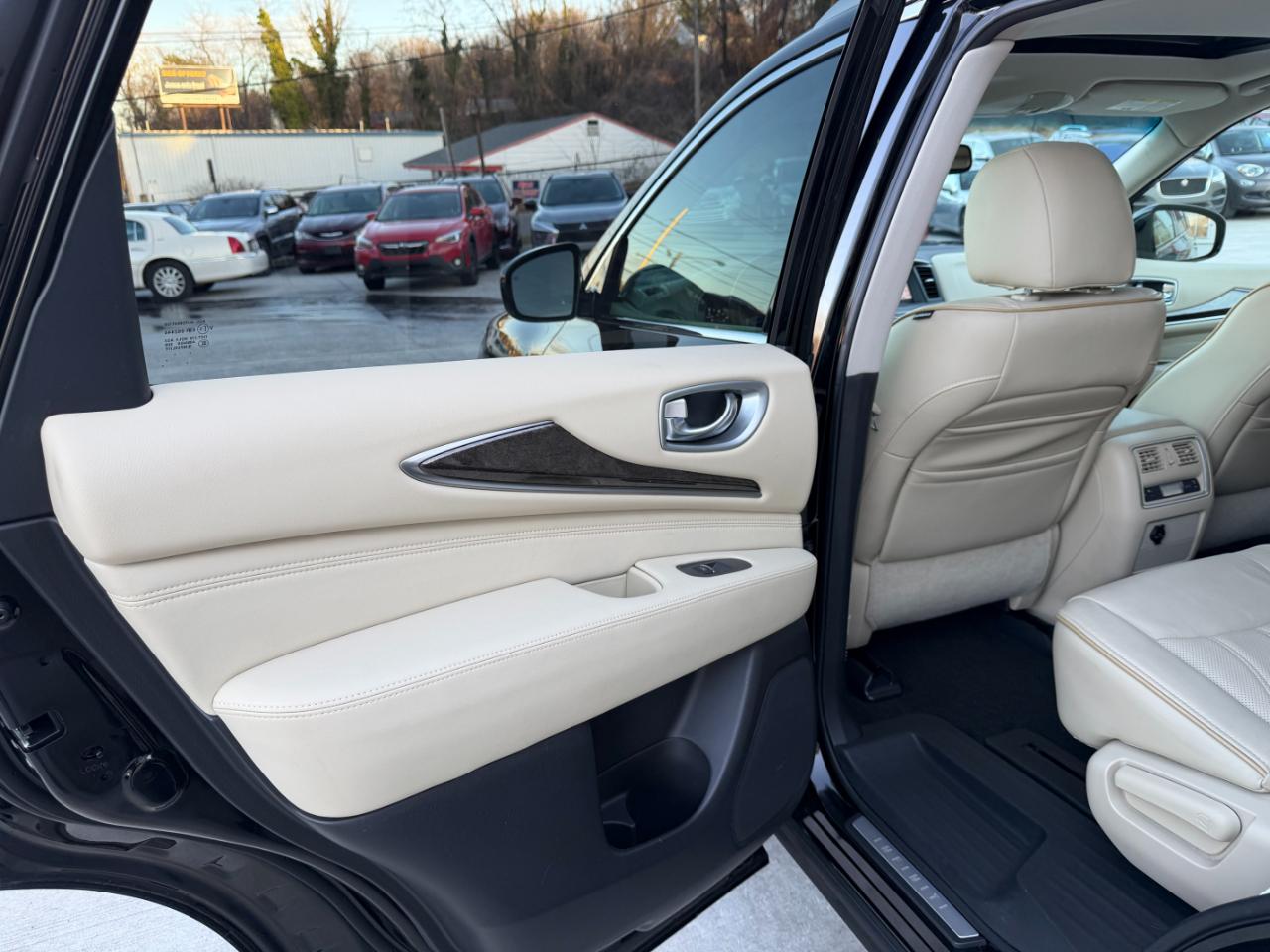 Infiniti QX60 AWD 2015