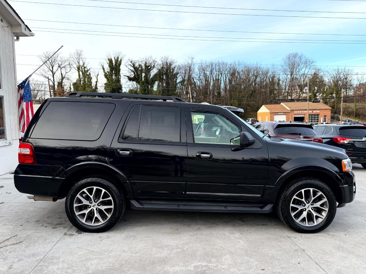 Ford Expedition XLT 4WD 2017