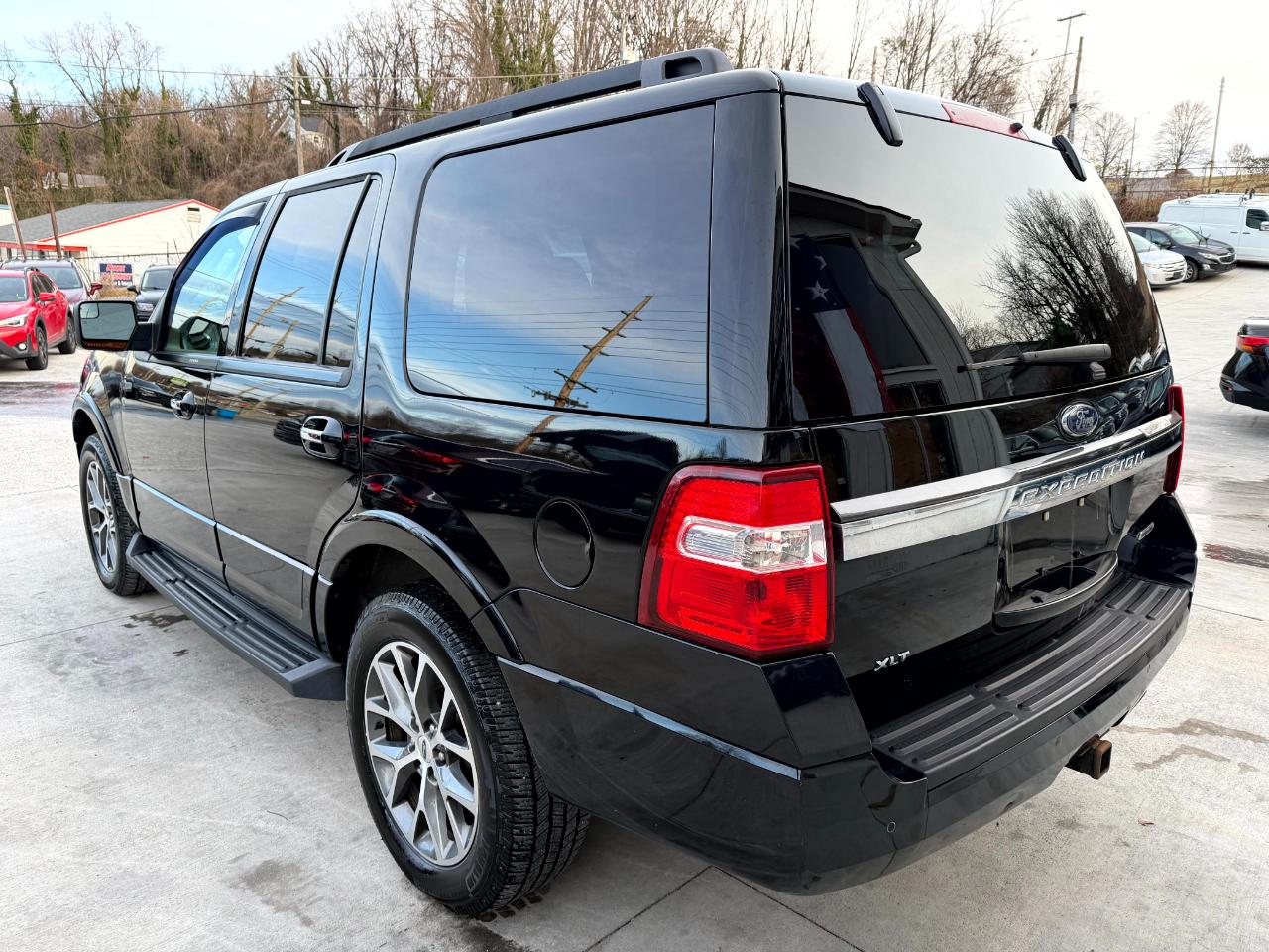 Ford Expedition XLT 4WD 2017