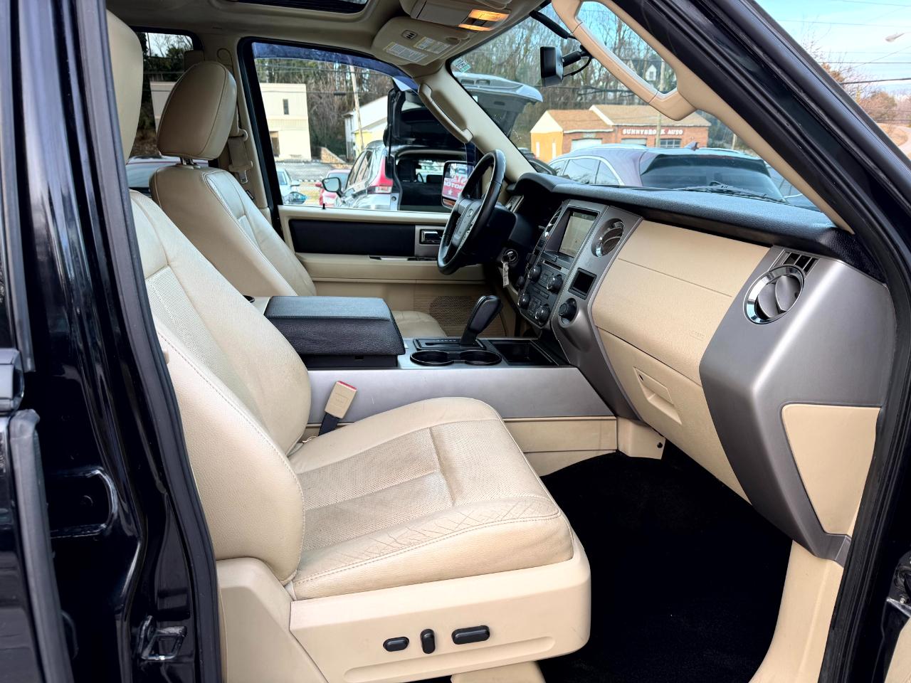 Ford Expedition XLT 4WD 2017