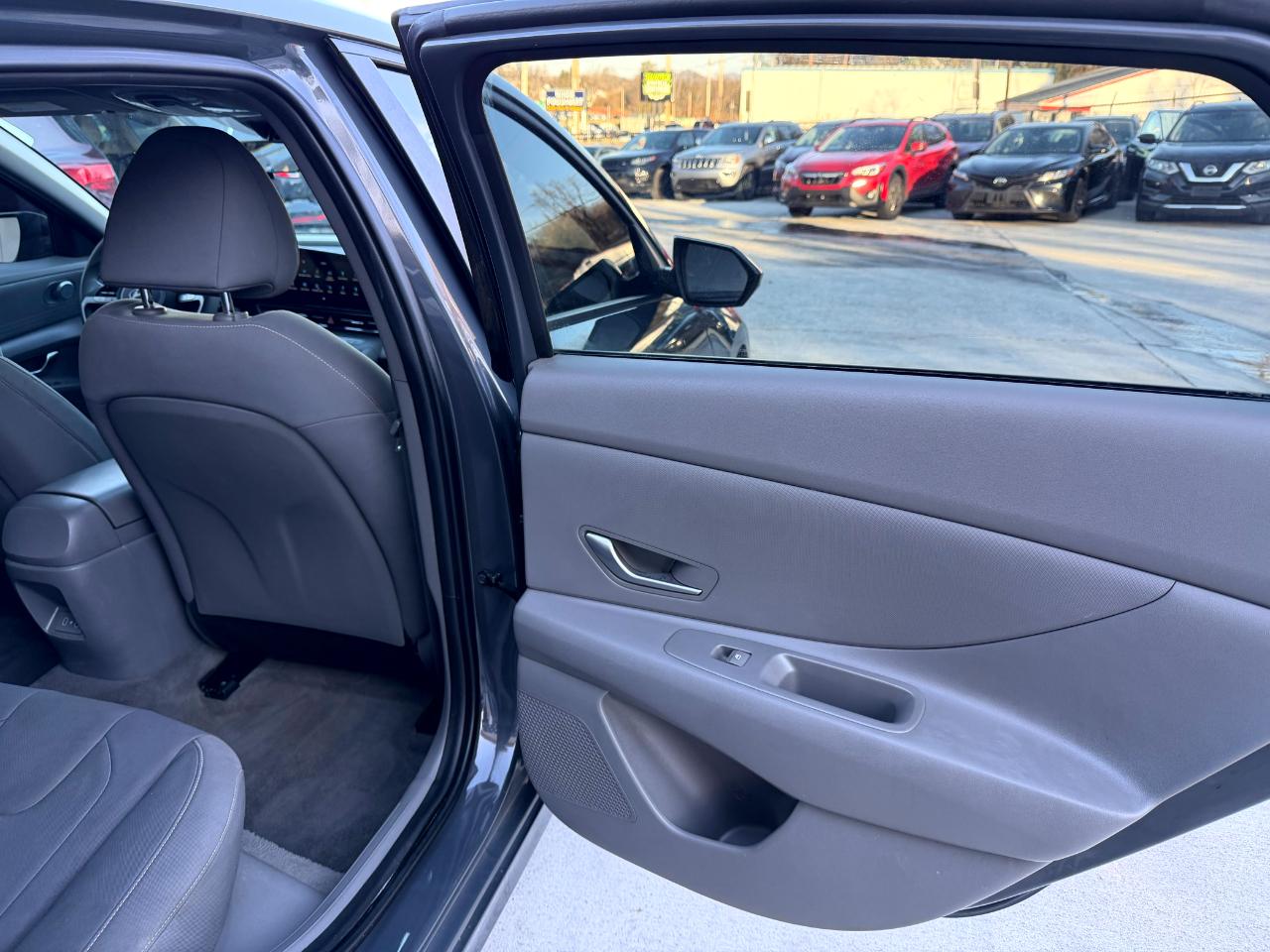 Hyundai Elantra SEL 2024