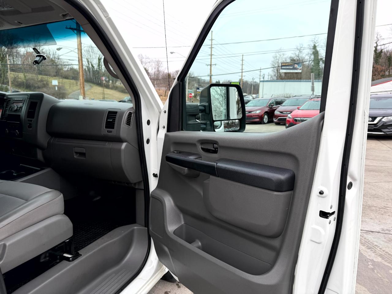 Nissan NV Cargo 3500 HD SV 2016