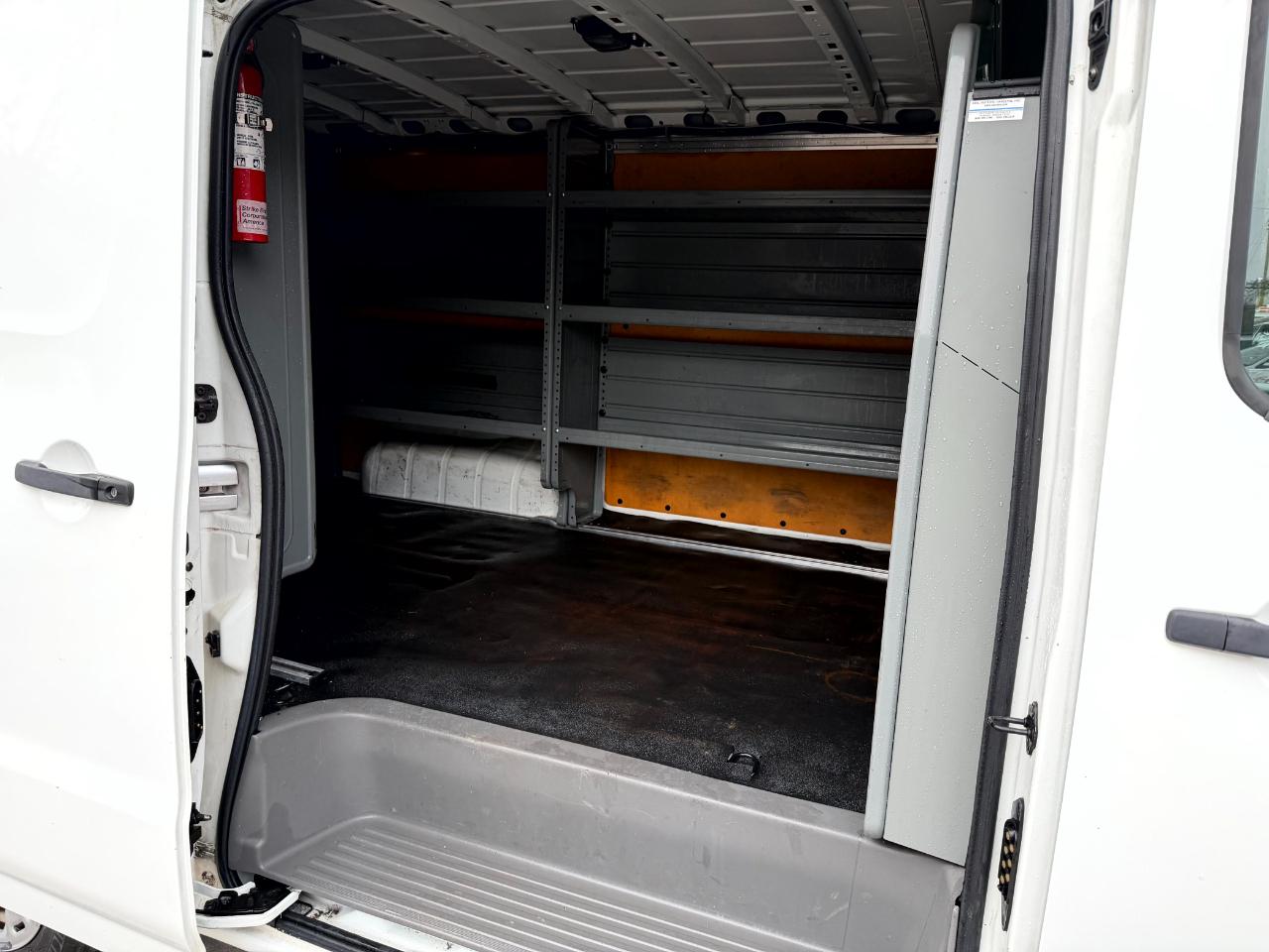 Nissan NV Cargo 3500 HD SV 2016