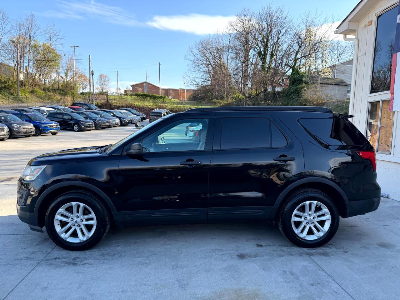 Ford Explorer Base 4WD 2016