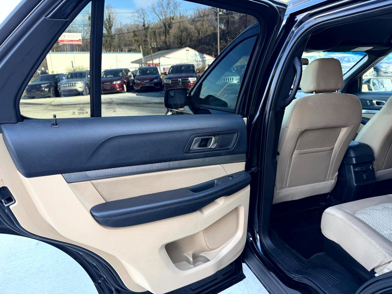 Ford Explorer Base 4WD 2016