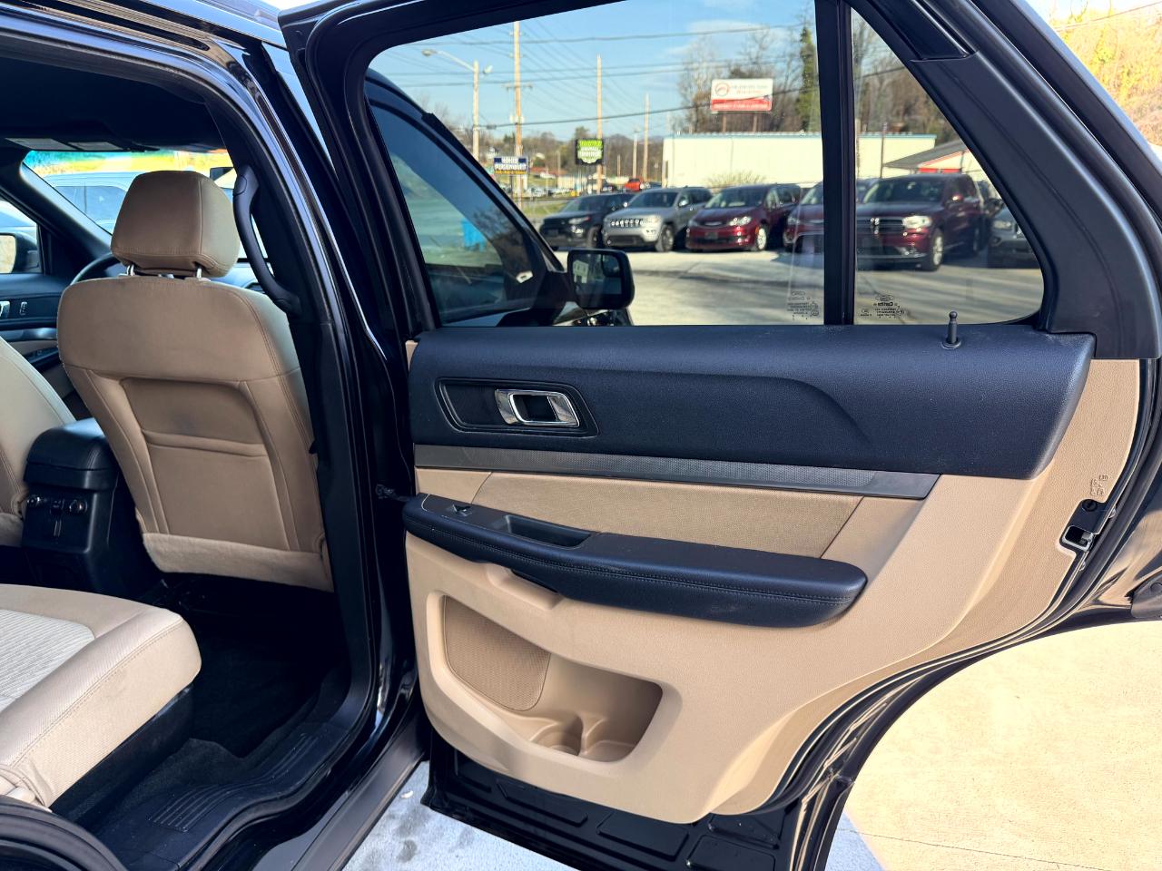 Ford Explorer Base 4WD 2016