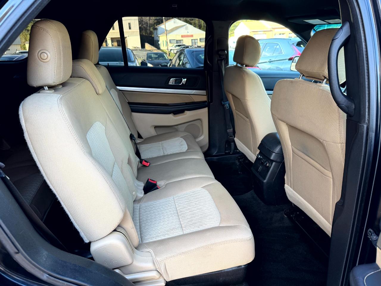 Ford Explorer Base 4WD 2016