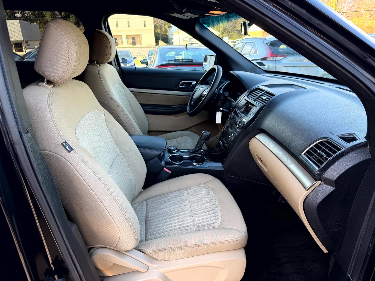 Ford Explorer Base 4WD 2016