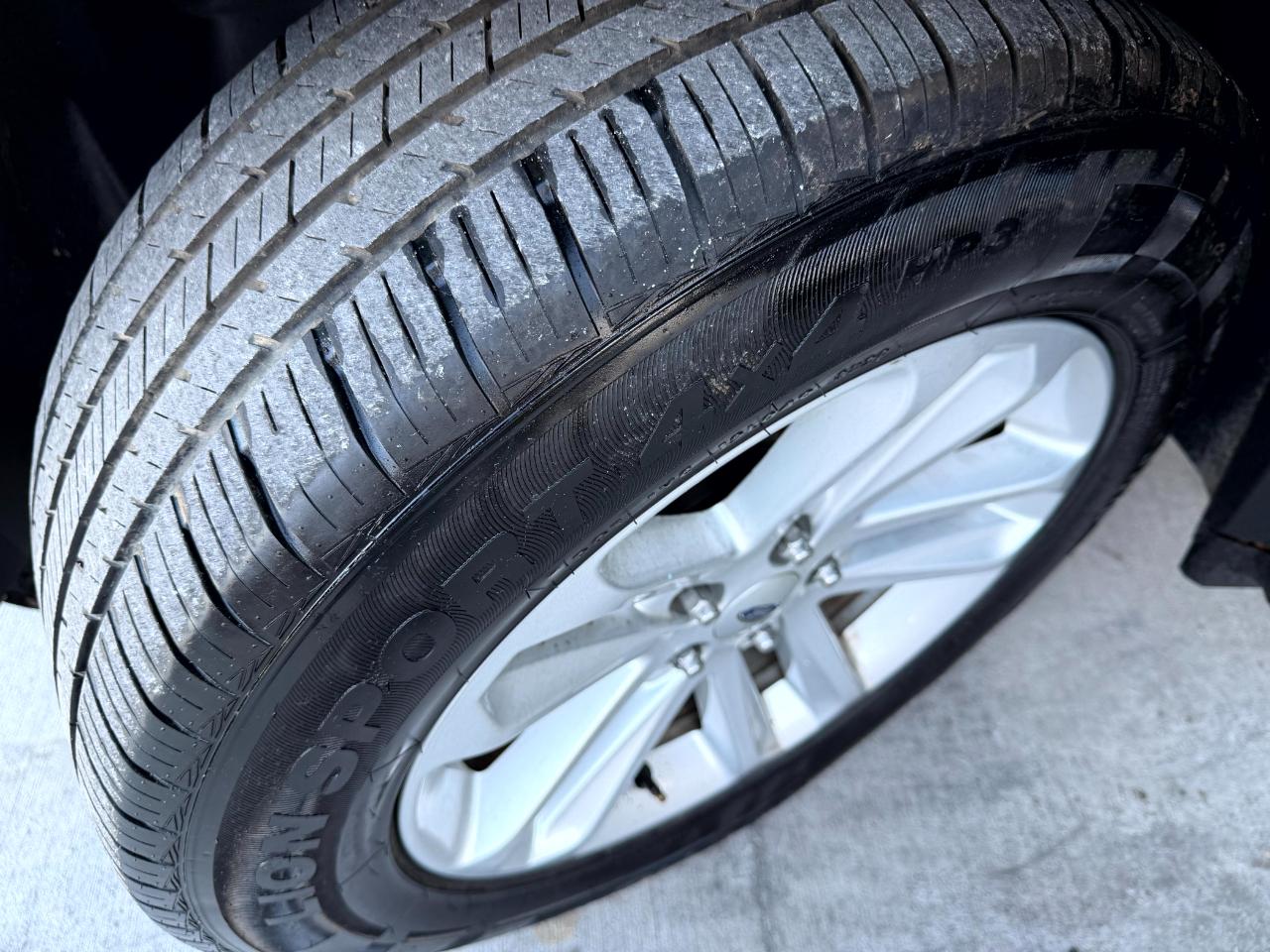 Ford Explorer Base 4WD 2016