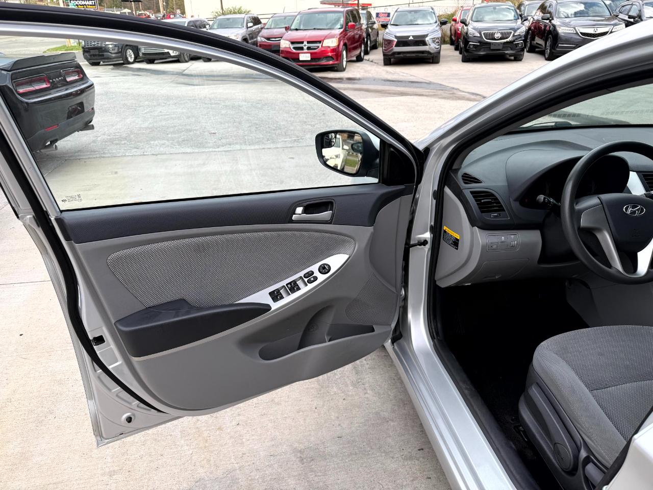 Hyundai Accent GLS 4-Door 2014