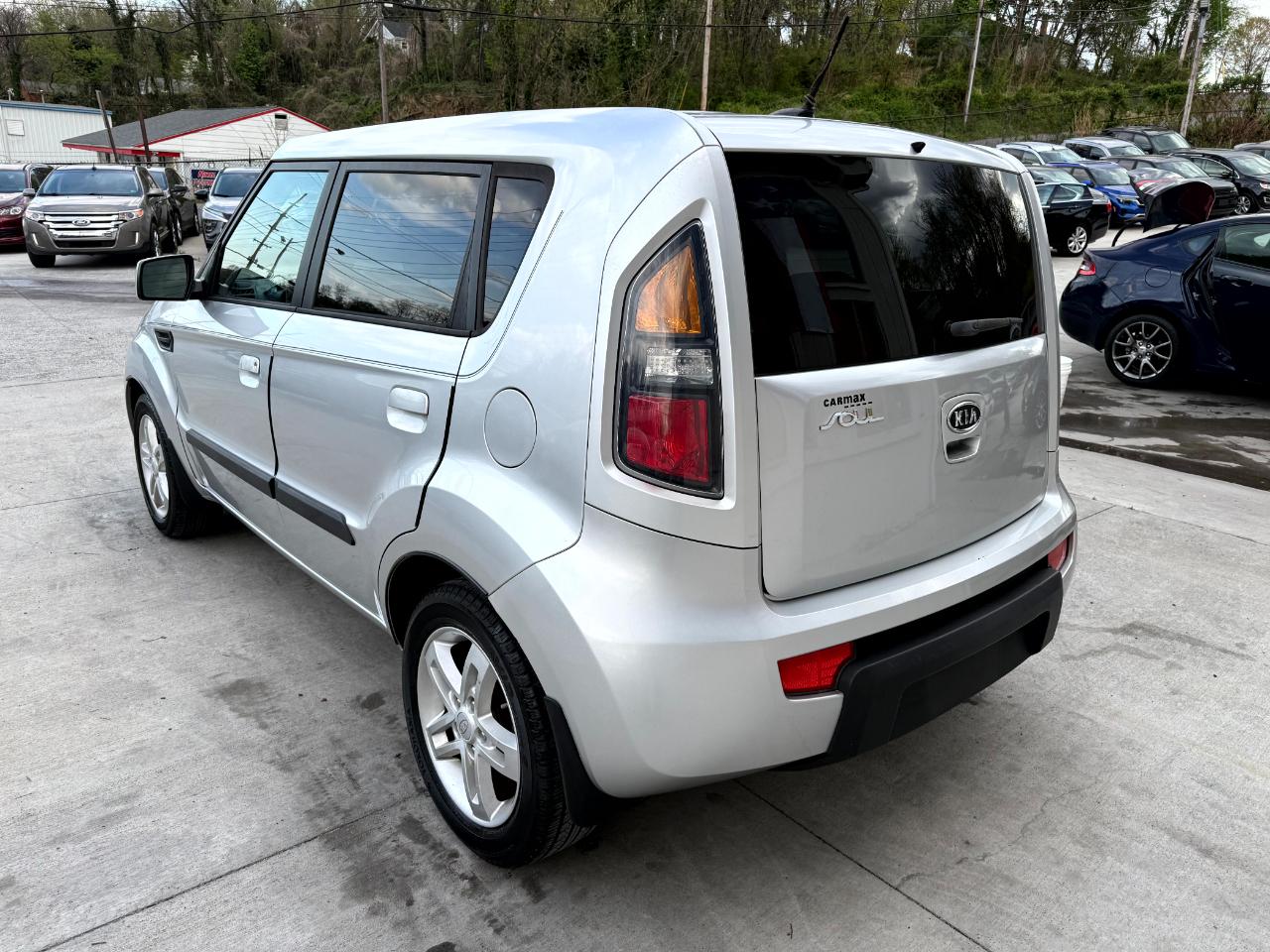 Kia Soul + 2010