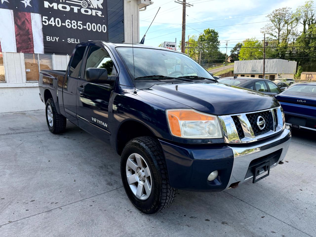 Nissan Titan XE King Cab 4WD SWB 2010