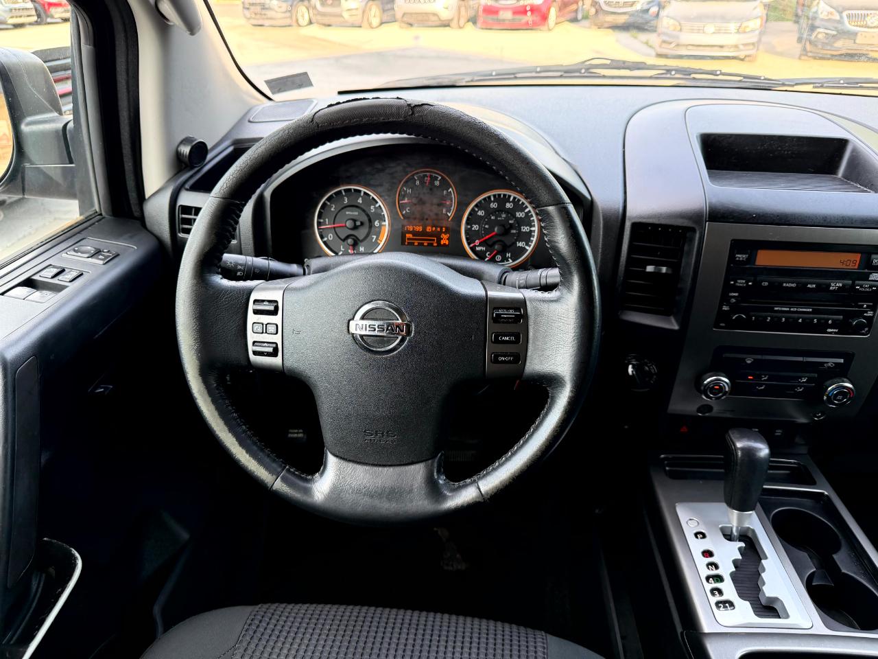 Nissan Titan XE King Cab 4WD SWB 2010