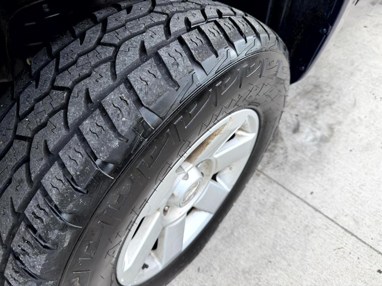 Nissan Titan XE King Cab 4WD SWB 2010