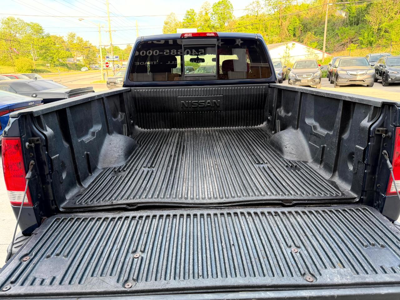 Nissan Titan XE King Cab 4WD SWB 2010