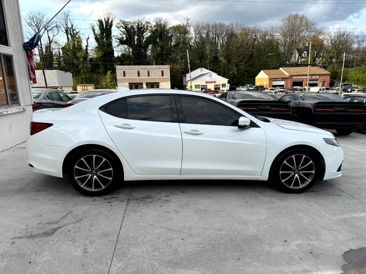 Acura TLX 9-Spd AT 2017