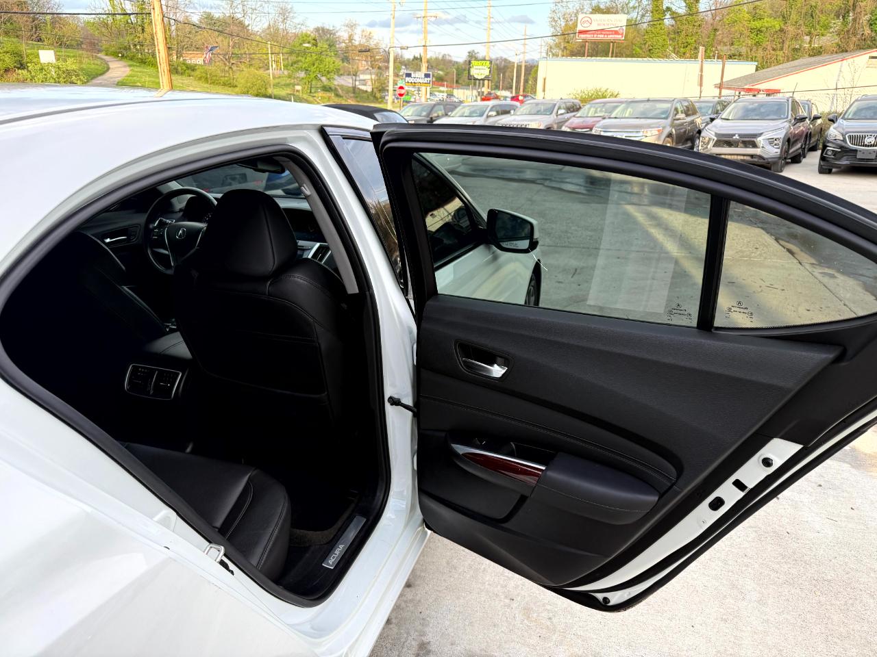 Acura TLX 9-Spd AT 2017