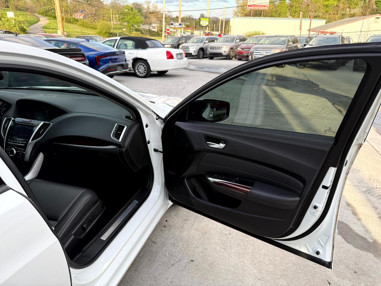 Acura TLX 9-Spd AT 2017