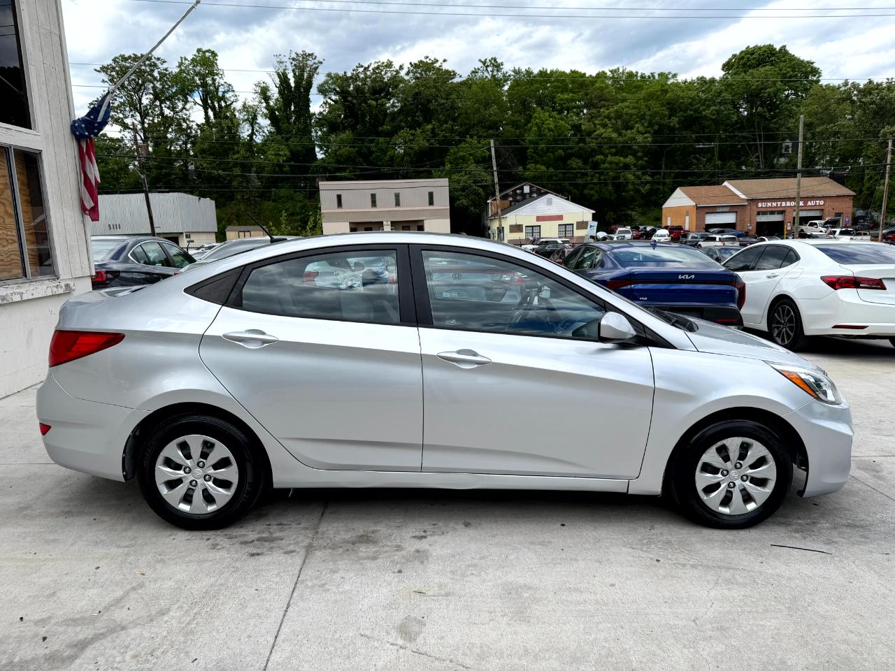 Hyundai Accent GLS 4-Door 6A 2015