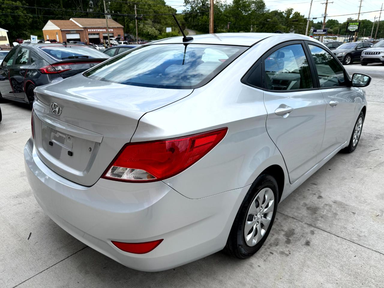Hyundai Accent GLS 4-Door 6A 2015