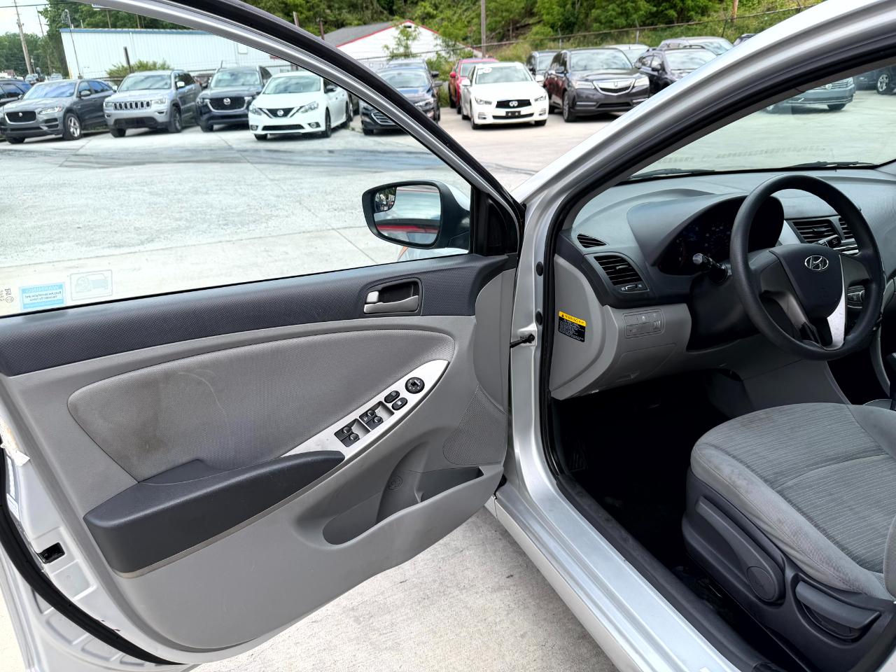 Hyundai Accent GLS 4-Door 6A 2015