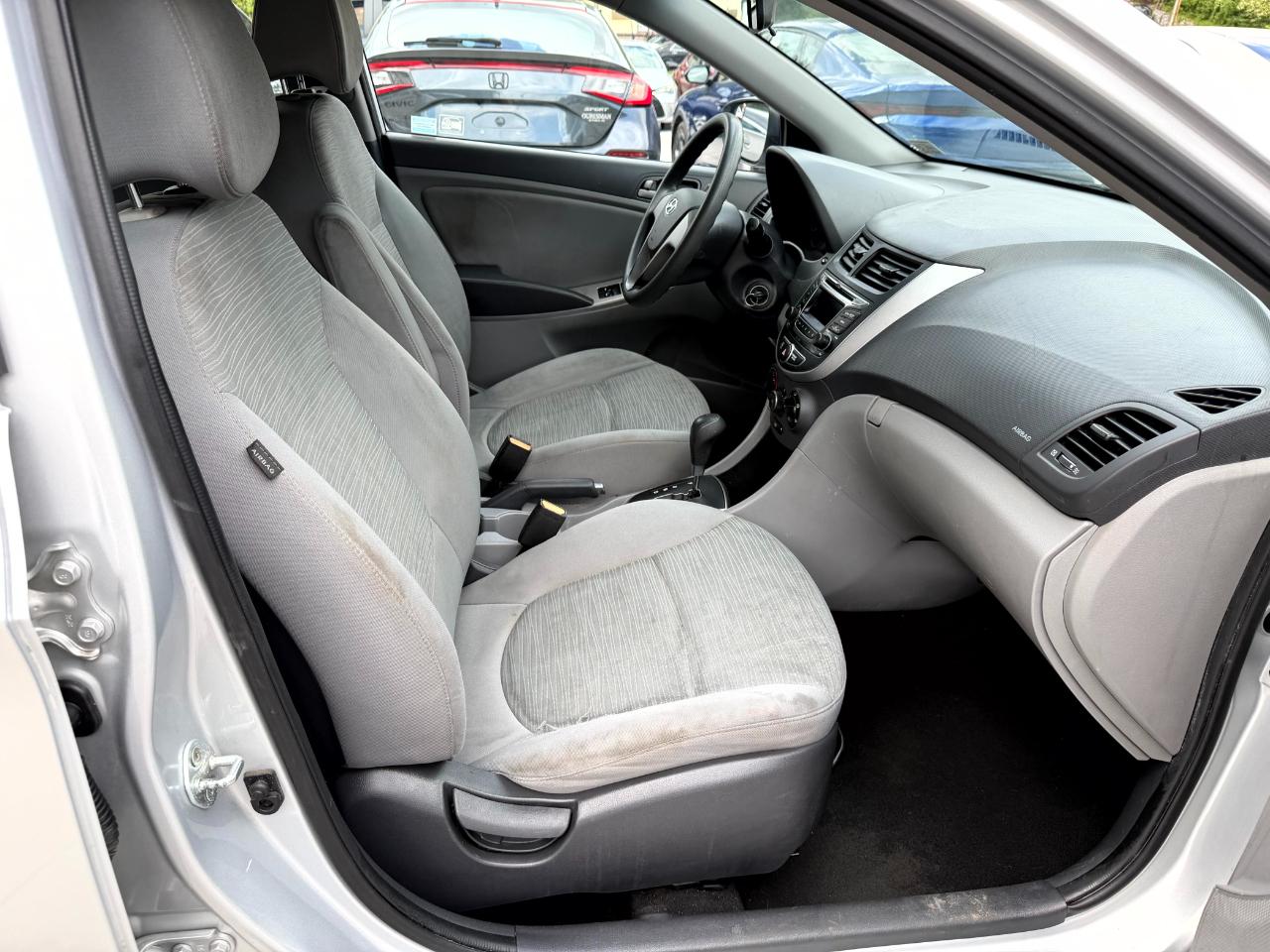 Hyundai Accent GLS 4-Door 6A 2015
