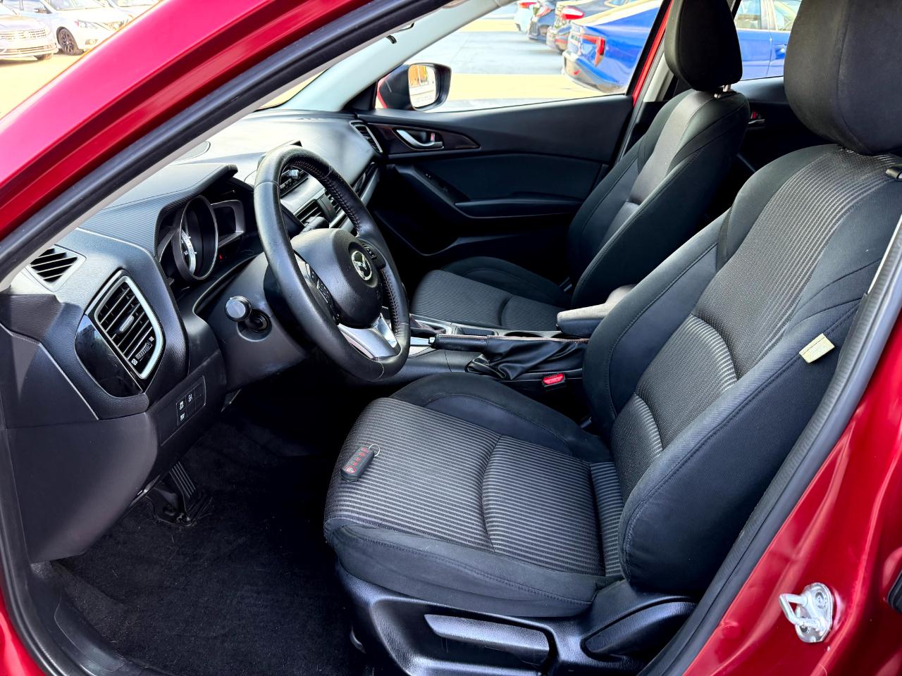 Mazda MAZDA3 i Touring AT 4-Door 2014