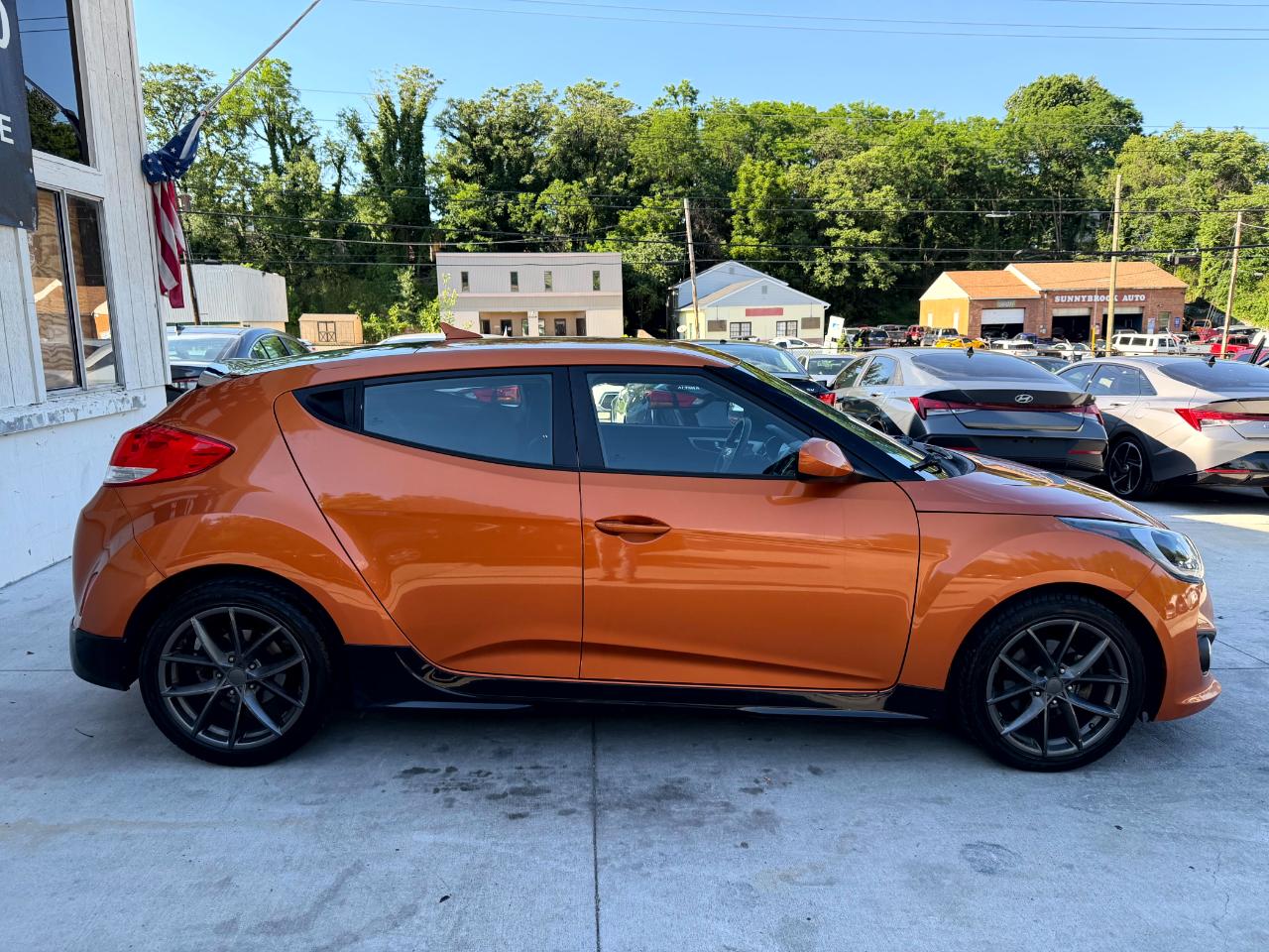 Hyundai Veloster Base 6AT 2016