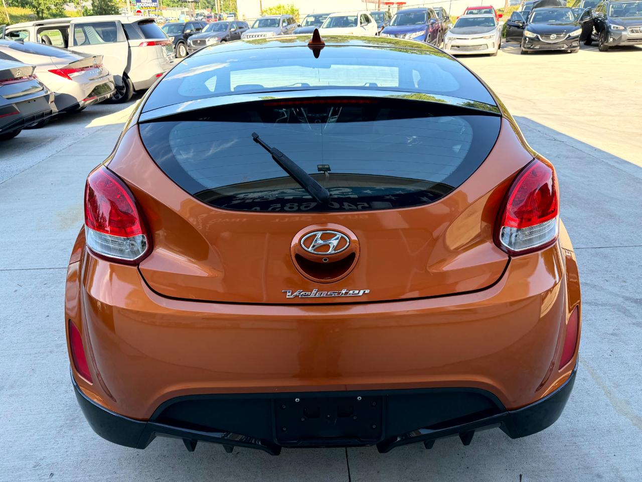 Hyundai Veloster Base 6AT 2016
